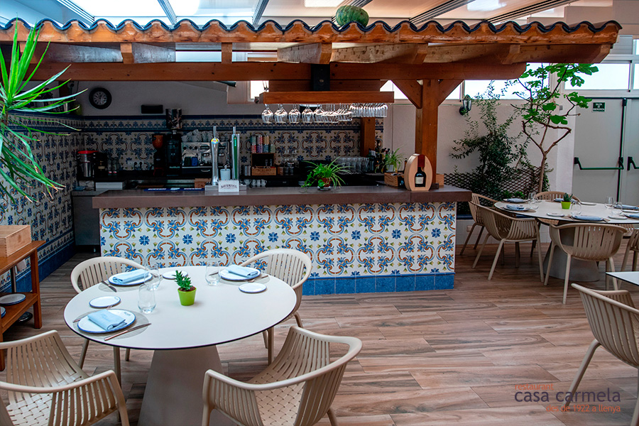 Terraza con pérgola frente a la Malvarrosa
